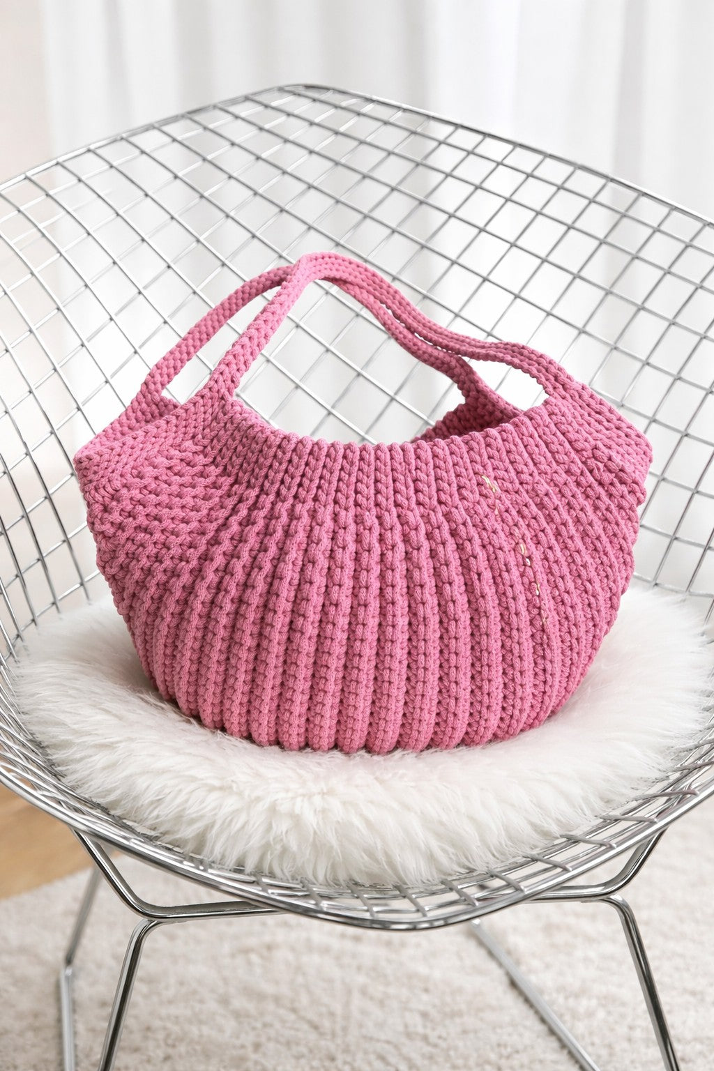 MAISON RIVA – Handgehäkelte Soft Sculpture Bag